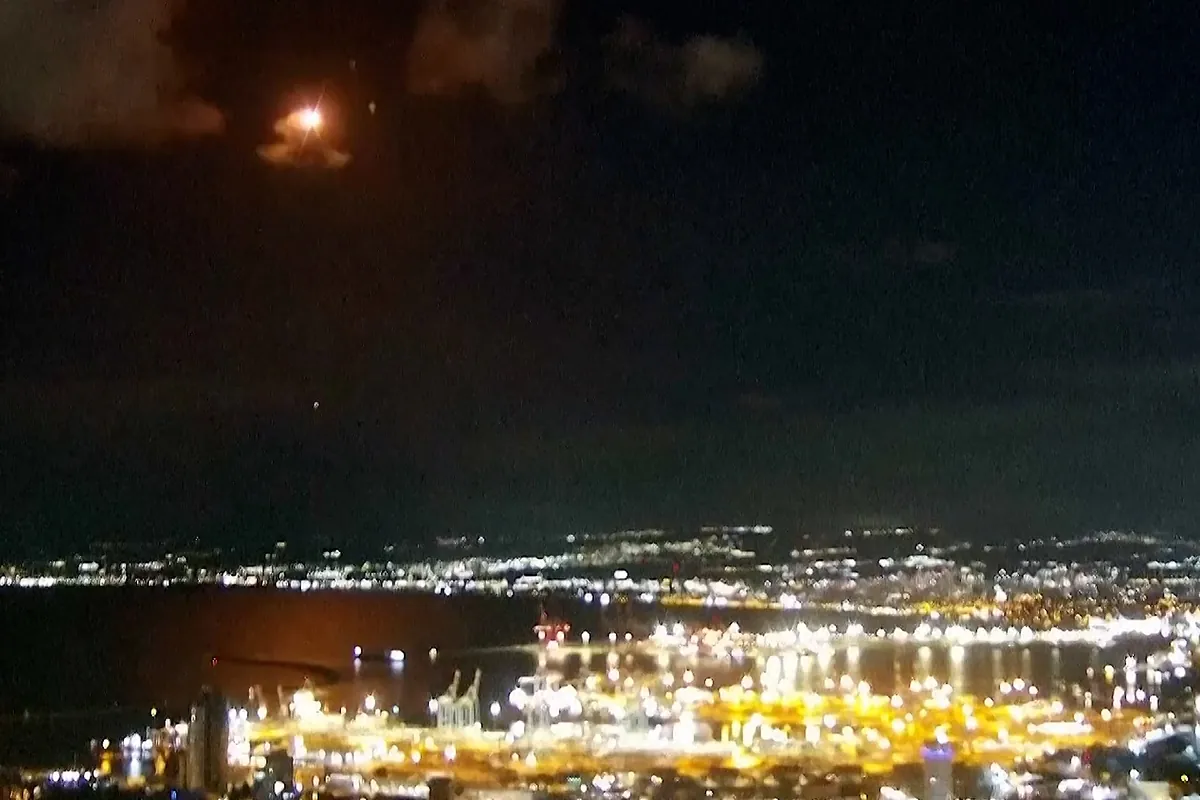 Isarael intercepta varios cohetes provenientes del Líbano sobre la ciudad de Haifa