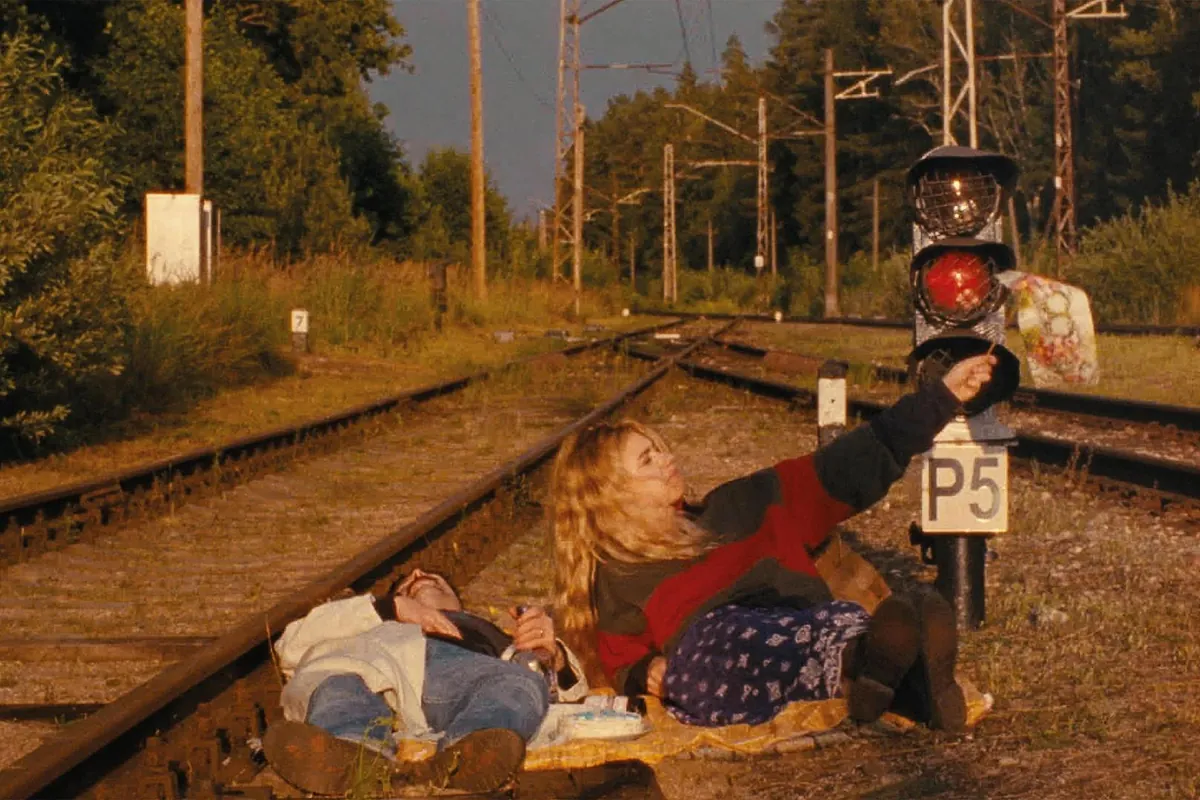 La cronología del agua: La arrebatada colisión de Kristen Stewart contra Kristen Stewart (***)