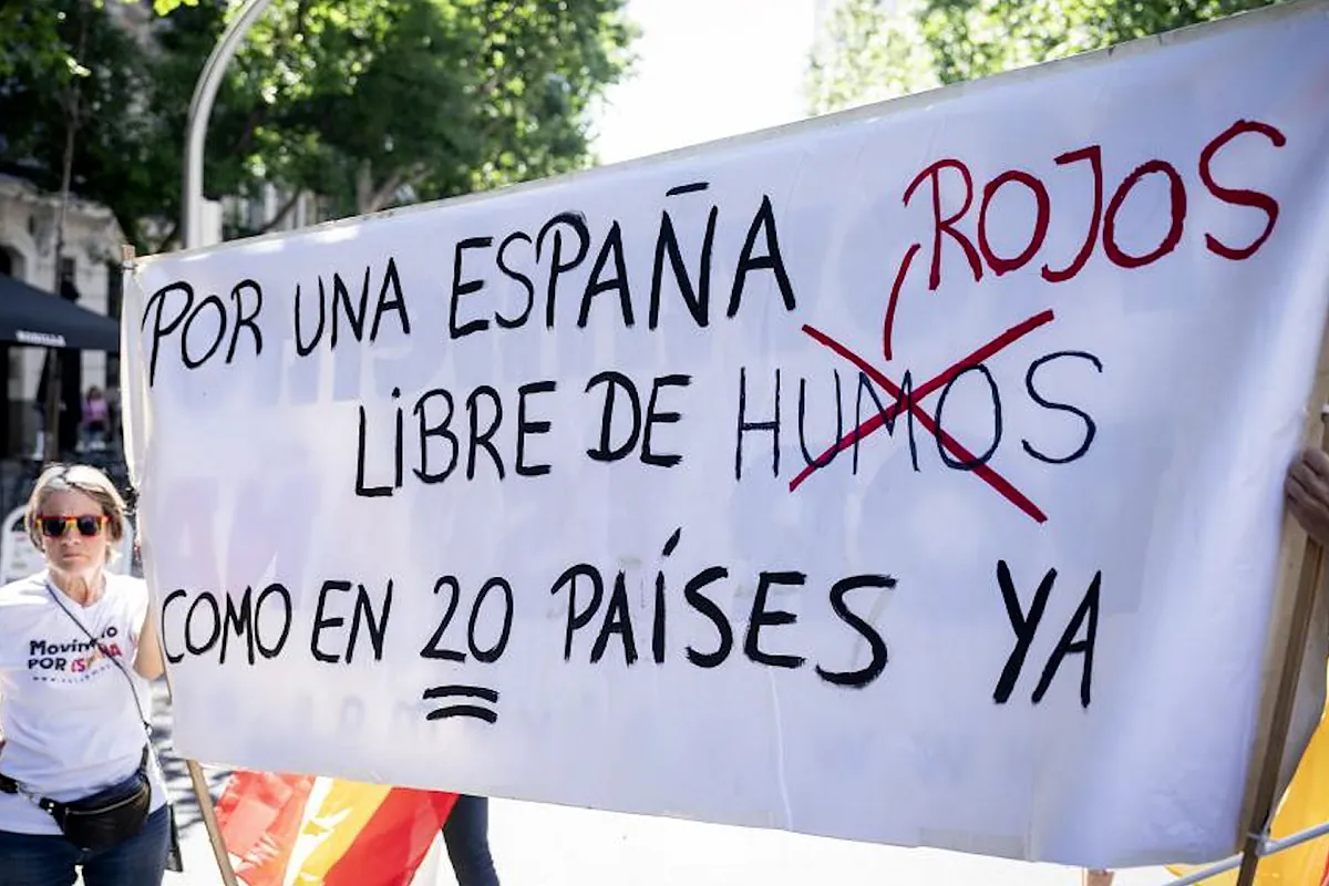 Miles de personas piden la dimisión del presidente del Gobierno: "Pedro Sánchez, hijo de puta"