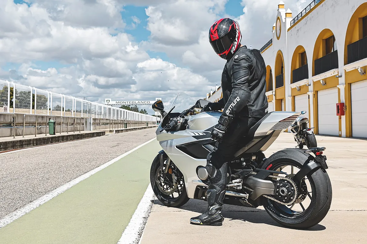 Norton Manx R, mola vivir fuera del rebaño