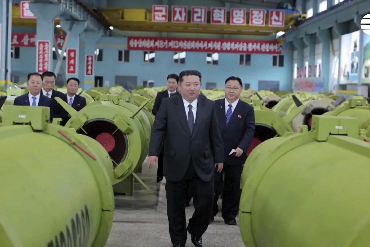 Estas son las fotos de Kim Jong-un rodeado de misiles que ha compartido el régimen