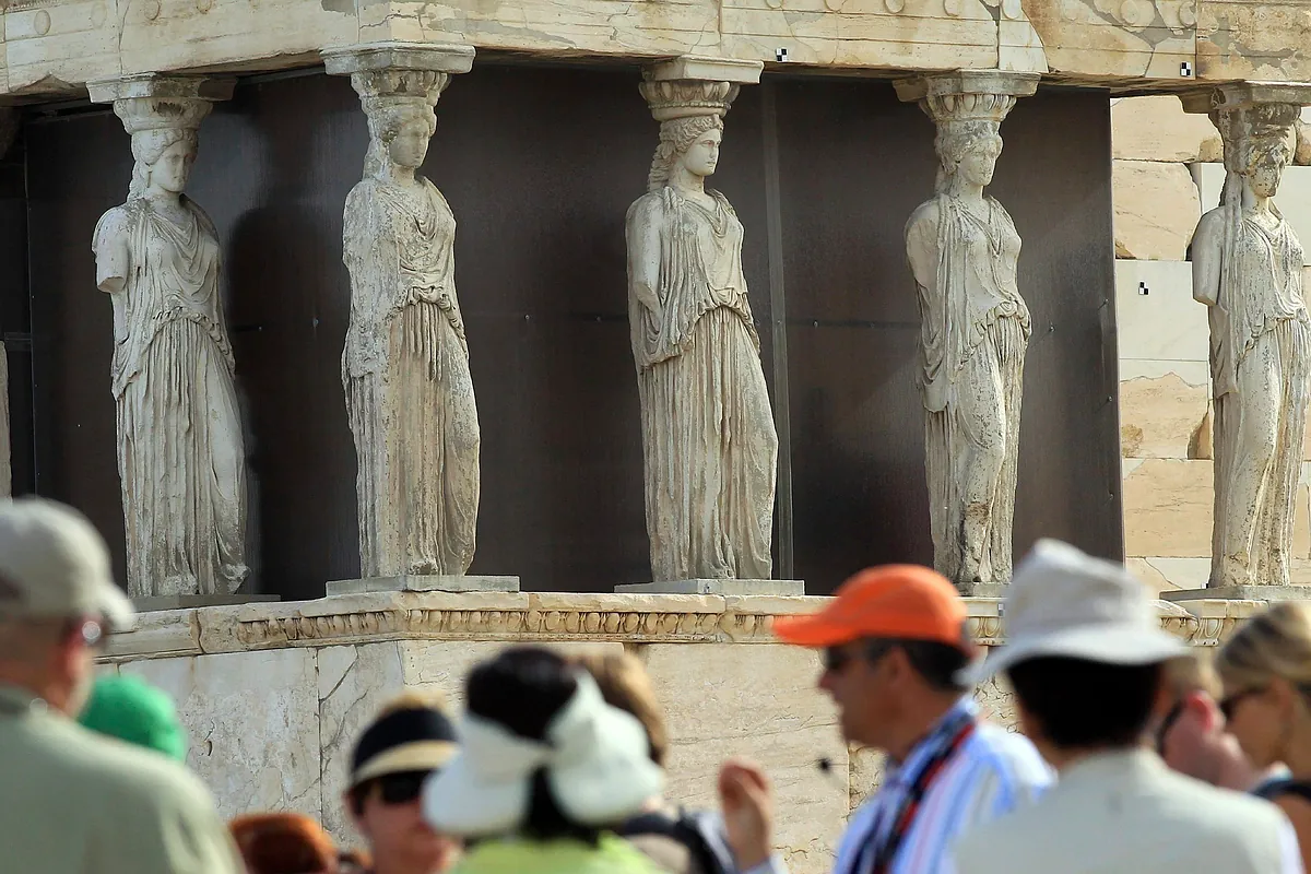 Lo más difícil para una cariátide es sostener el templo
