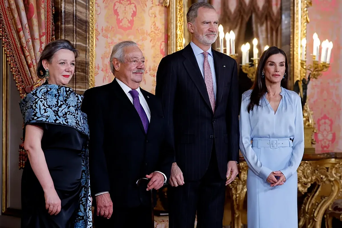 El Rey homenajea a Celorio en la víspera de la entrega del Cervantes: "La literatura es una gran escuela de libertad"