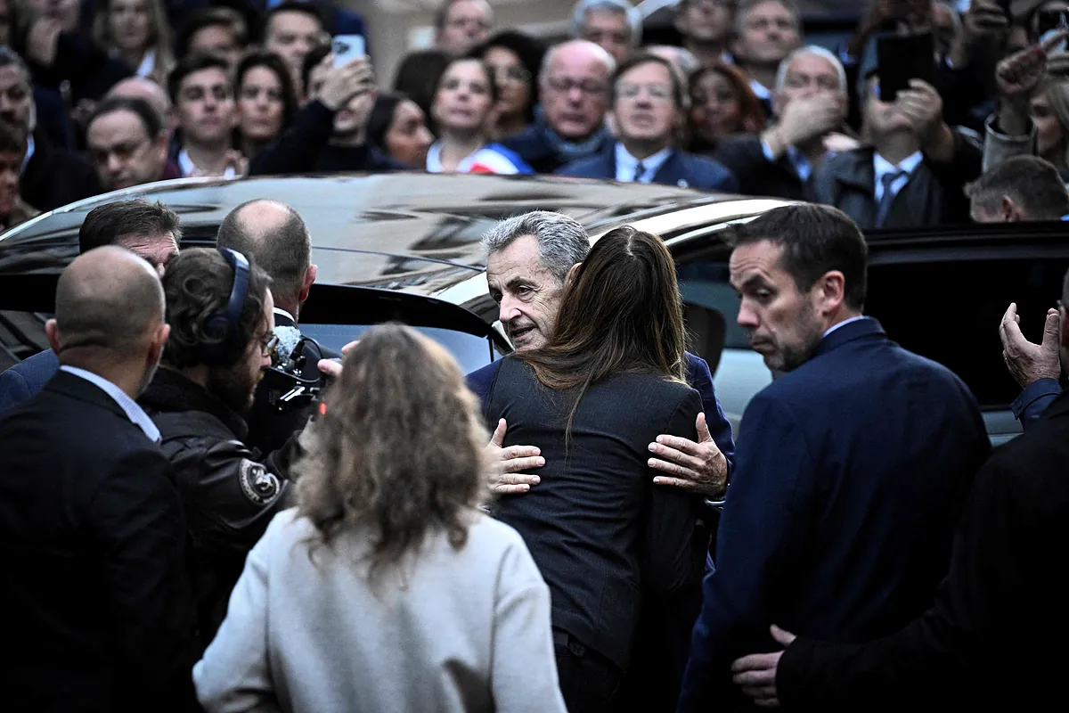 Lecciones para la derecha española del preso Sarkozy: "No se puede insultar a los ciudadanos"