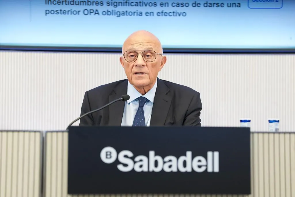 Banco Sabadell gana 1.775 millones de euros, un 2,8% menos, en el año que batalló la OPA de BBVA