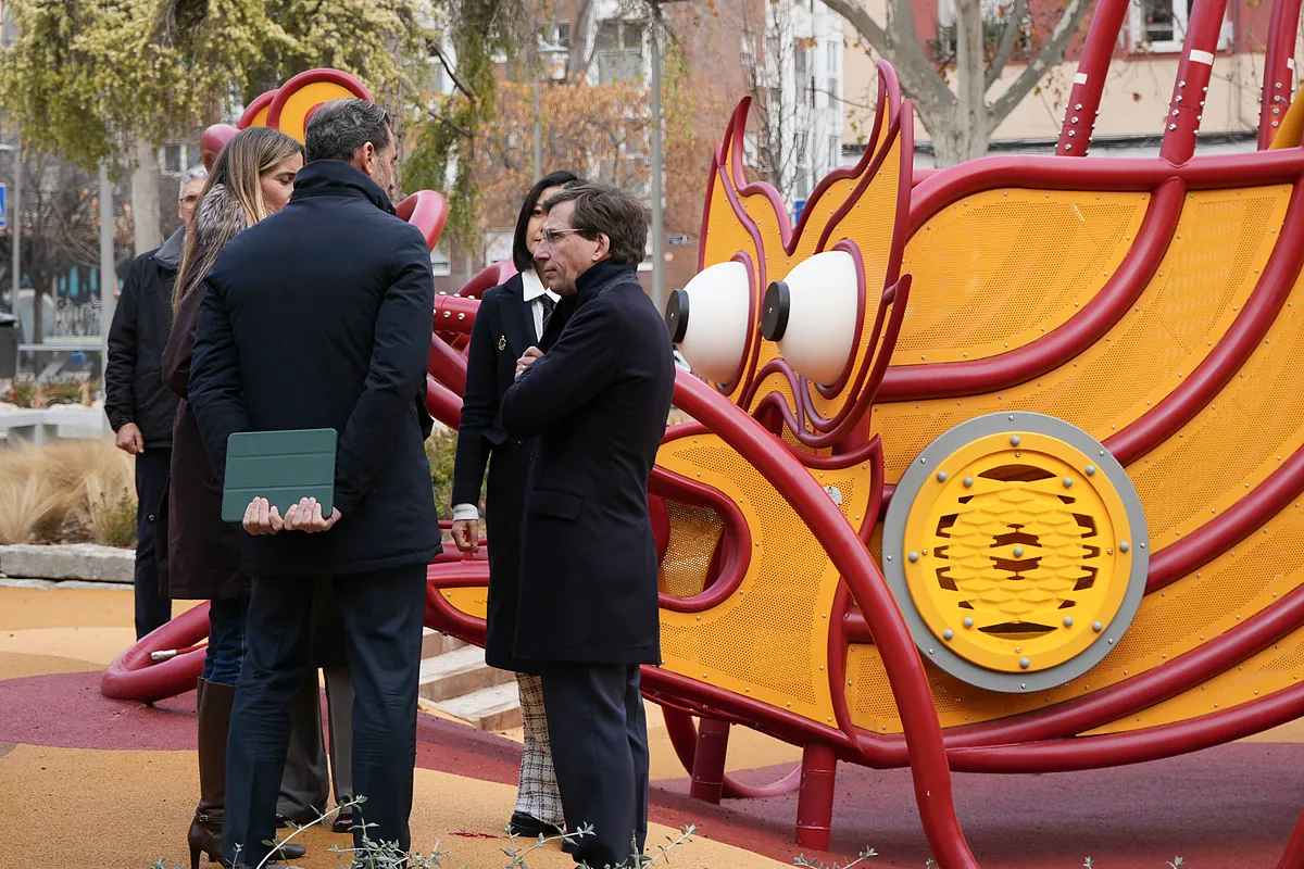 Un itinerario por el nuevo Chinatown de Usera entre Bruce Lee, Confucio y los icónicos arcos que empezarán a instalarse la semana que viene