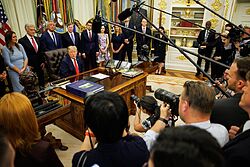 Trump anuncia un acuerdo con Dinamarca que otorga a Estados Unidos el "control permanente" de la seguridad de Groenlandia