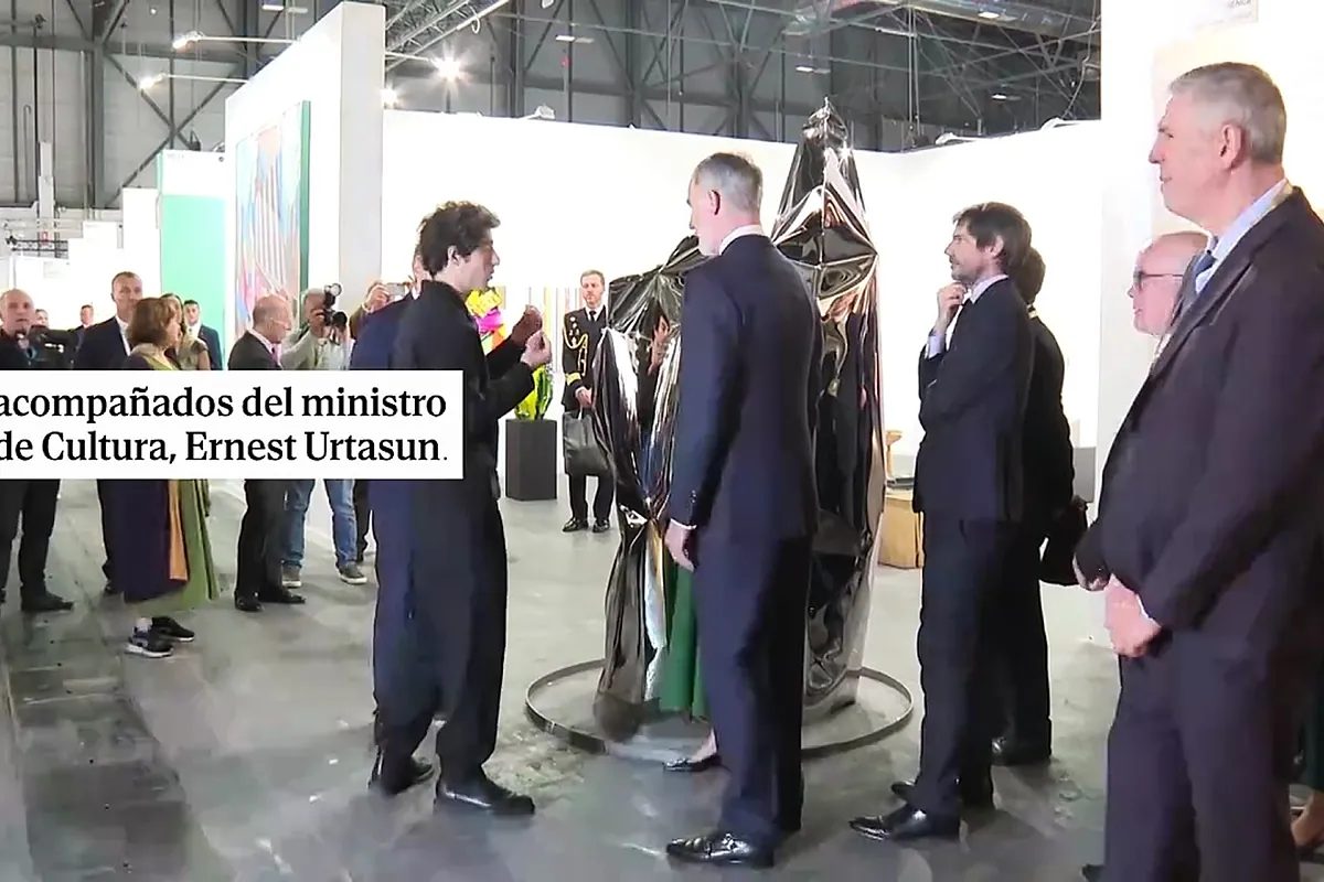 Pitadas a Urtasun en su visita a Arco junto a los reyes Felipe VI y Letizia