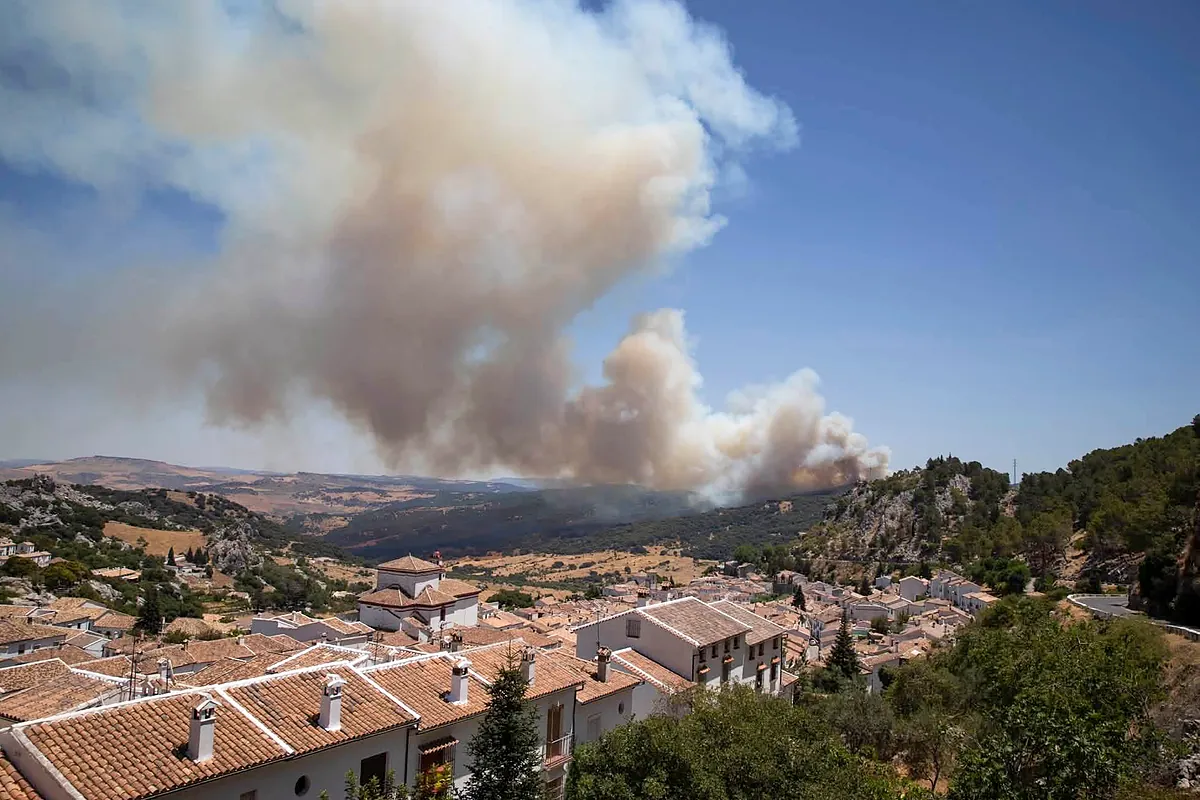 Una negligencia de un empleado del alojamiento rural de Campobuche puede ser el origen del incendio en Grazalema
