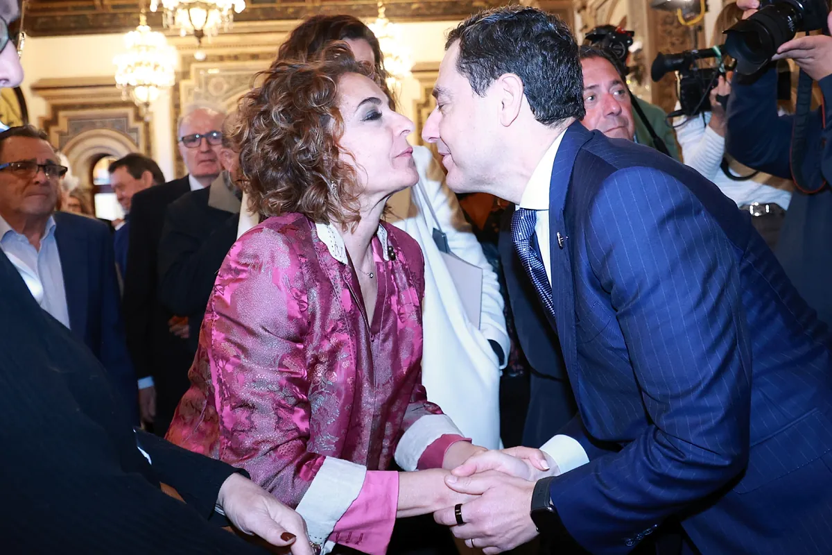 La regularización sirve al PSOE para sacudir el 17-M: ¿presionará a Moreno?, ¿revivirá Vox?