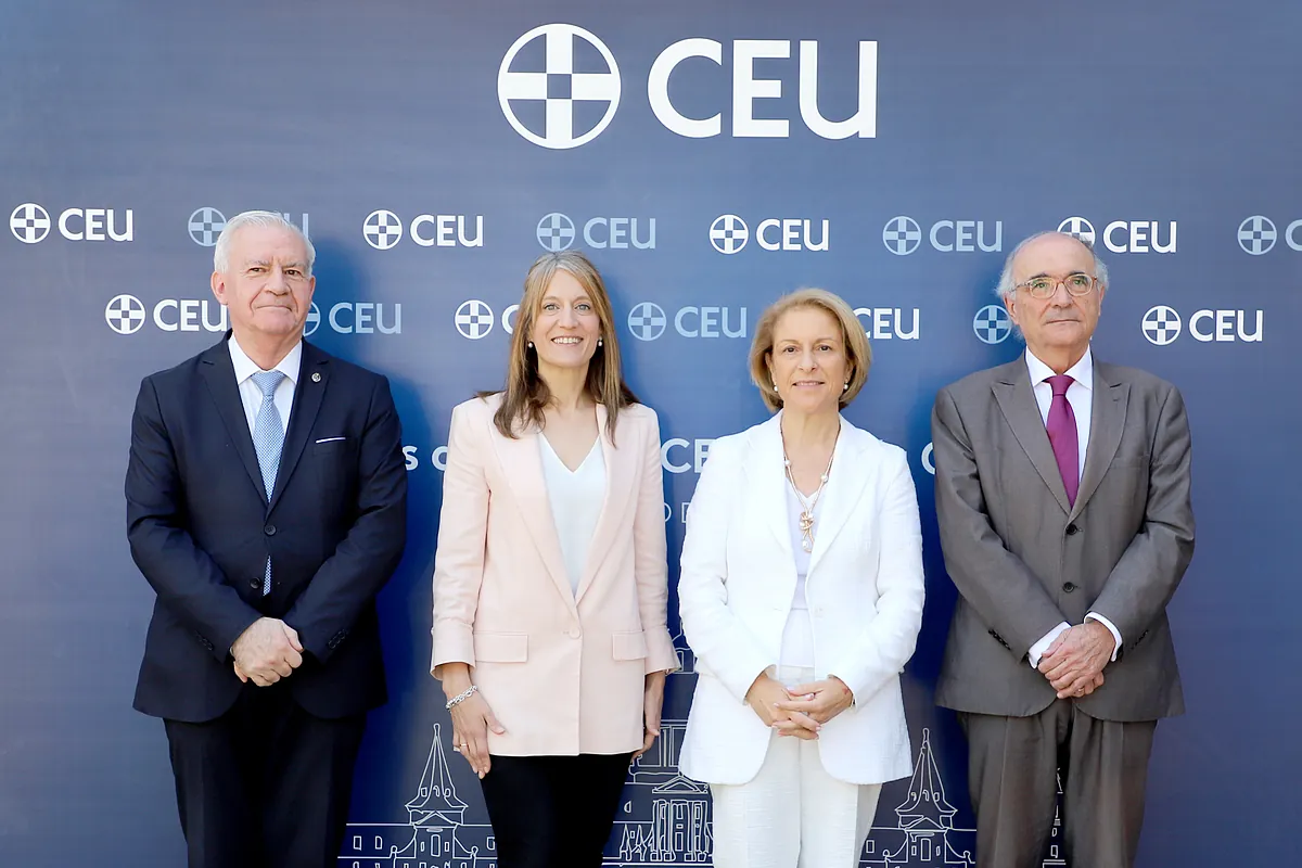 Robles, Núñez Feijóo, Abascal, Aznar, Martínez-Almeida y Perelló, en los II Cursos de Verano CEU-María Cristina