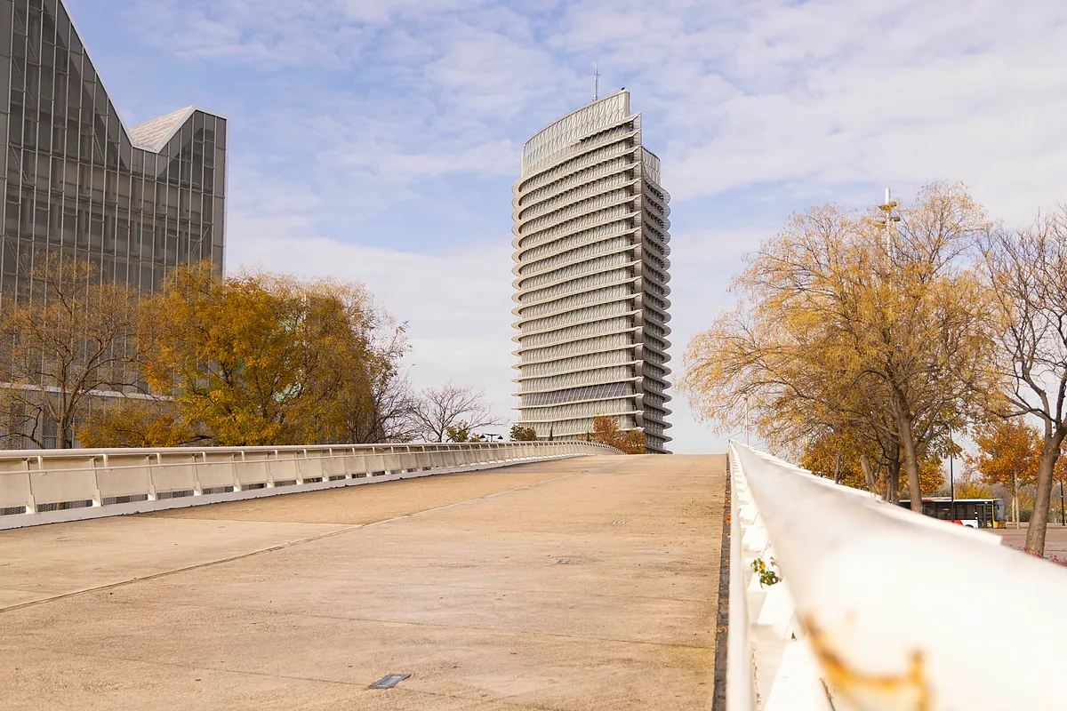 La Torre del Agua de Zaragoza: el faro de 40 millones de euros que impactó a 106 países en la Expo de 2008 y que cayó en el olvido por el colapso de Lehman Brothers