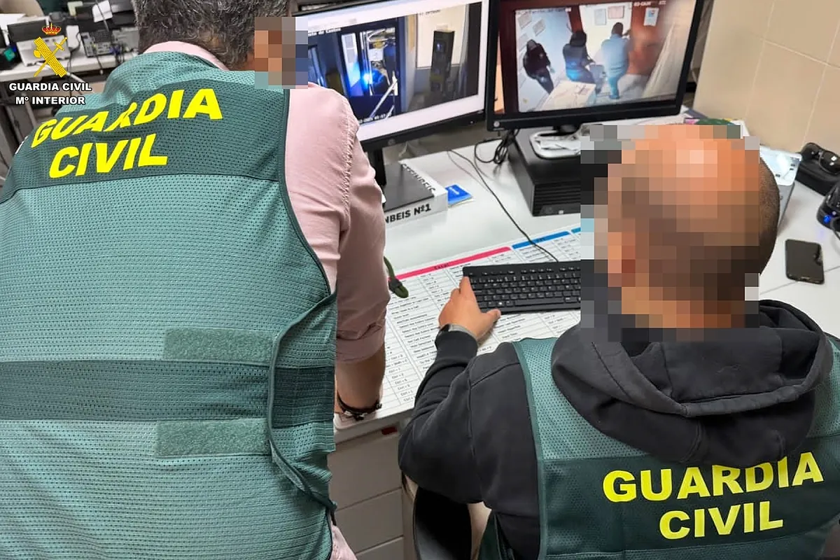 El robo de papeletas en Extremadura no fue un intentode 'pucherazo' electoral: fueron delincuentes comunesque también asaltaron el famoso 'camión de los regalos'