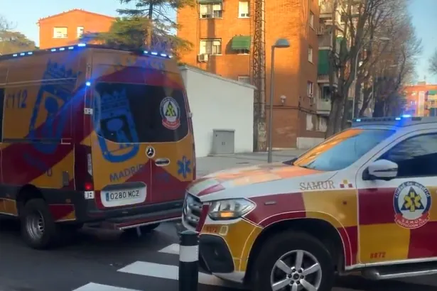 Una joven resulta herida grave al explotar un calefactor en una vivienda de Usera