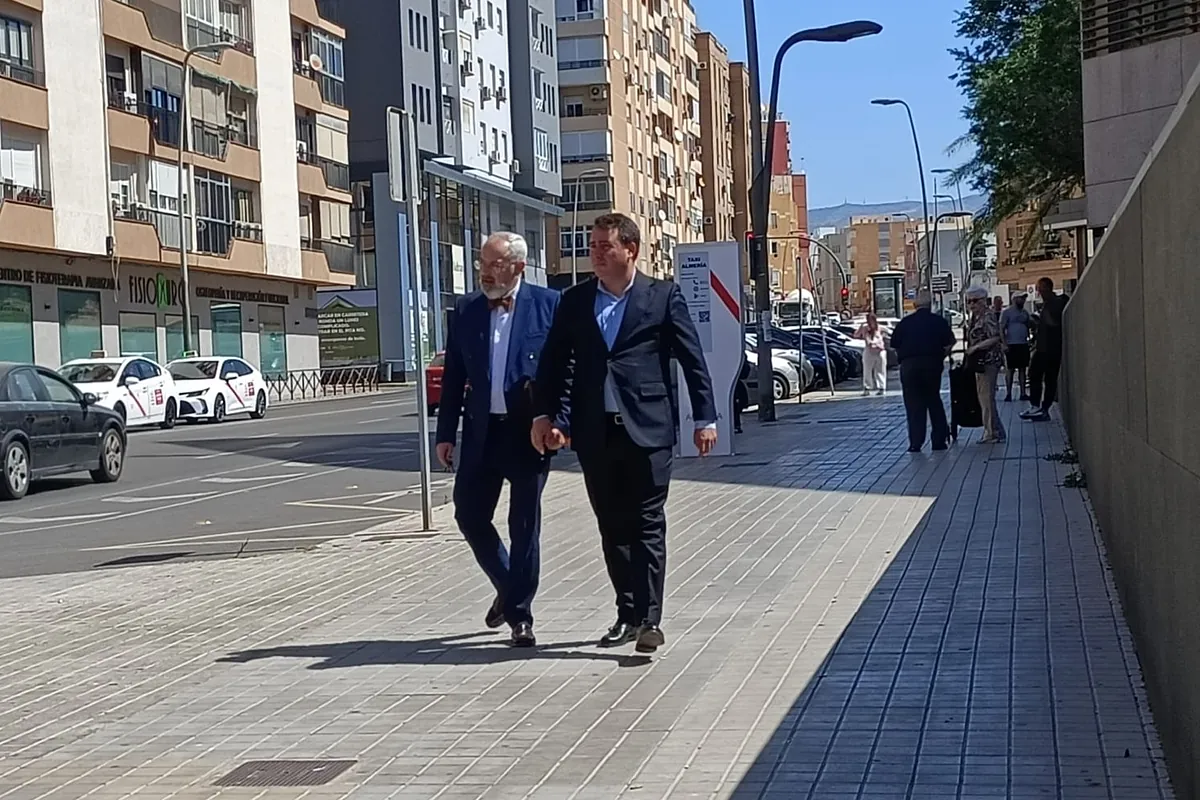 Los máximos responsables de la presunta trama de las mascarillas del PP en Almería guardan silencio ante el juez