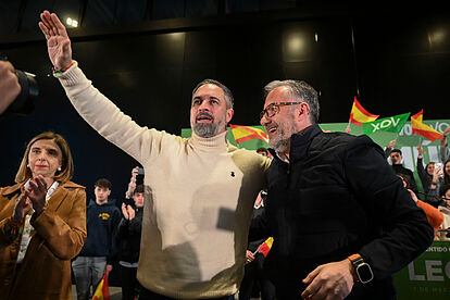 Feijóo y Abascal miden fuerzas: de la "estafa" a la "espantada"