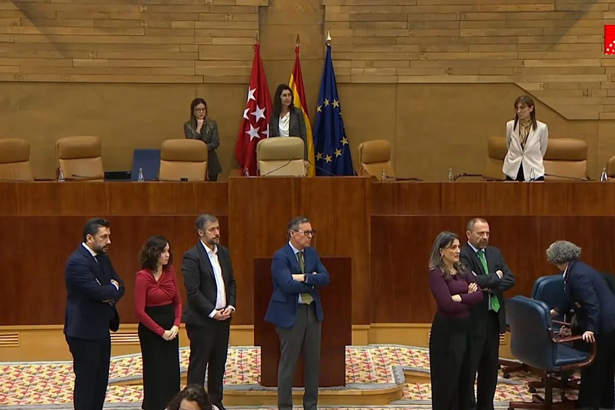 Tienen que suspender el pleno de la Asamblea de Madrid tras desmayarse un diputado del PSOE