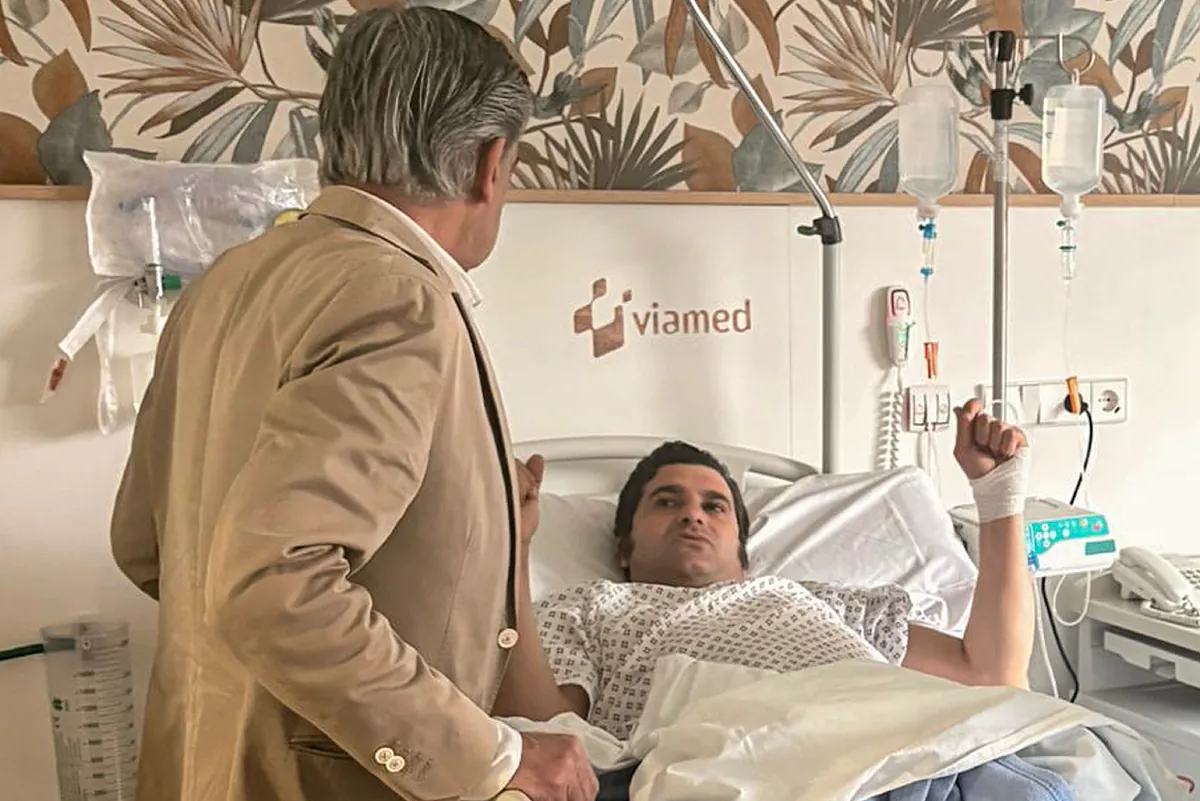 Morante de la Puebla, "animado y comunicativo", evoluciona favorablemente de la cornada "muy grave" en La Maestranza