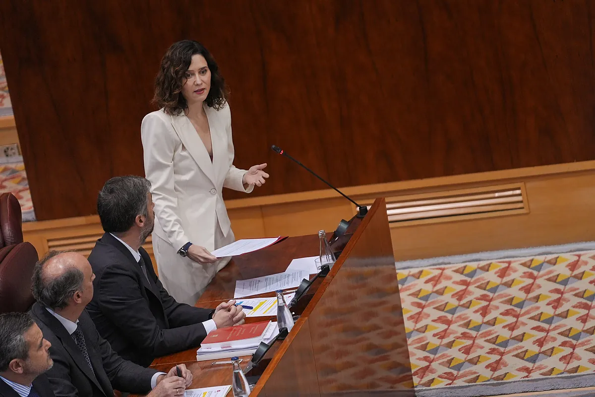Ayuso alardea de la Fórmula 1 frente a una izquierda "triste ...