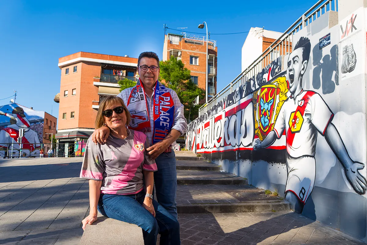 El sueño europeo de Paco, el socio 454 del Rayo: "Sólo me enfado cuando no defienden la camiseta. Si luchan y pierden... Es el espíritu del barrio"