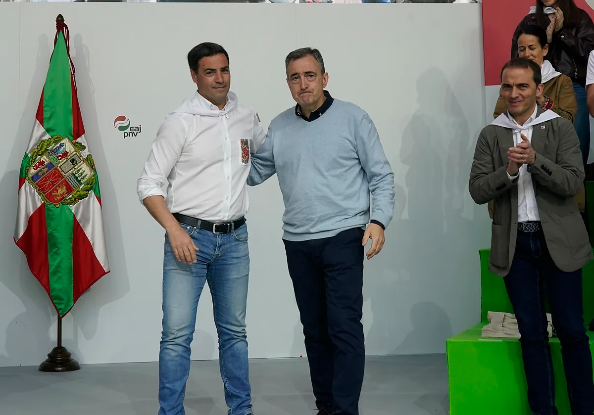 El Gobierno de Pradales concede al PNV un escaño más que a EH Bildu por la desaparición de Sumar en el Parlamento Vasco