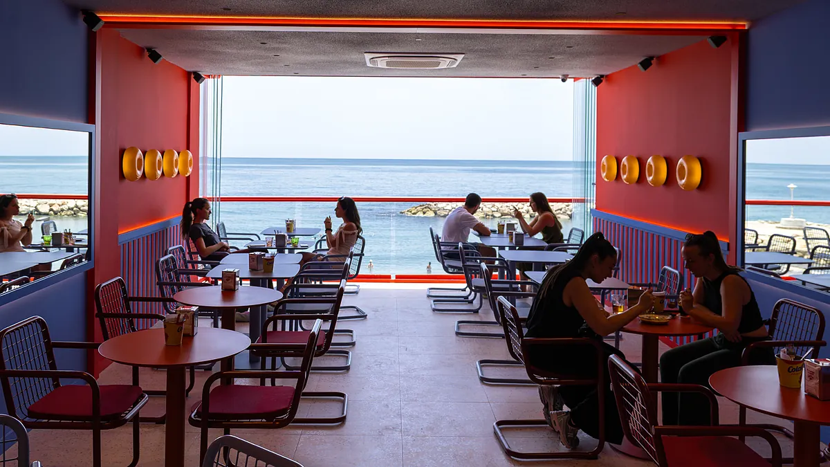 Del centro histórico a la playa: el nuevo bar de Málaga en el que no sentirás FOMO