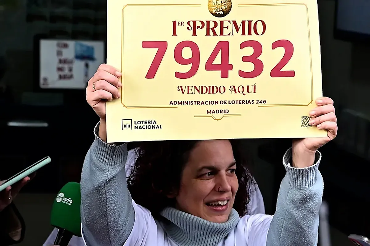 Euforia en localidades leonesas tras caer el 79.432, el Gordo de la Lotería de Navidad