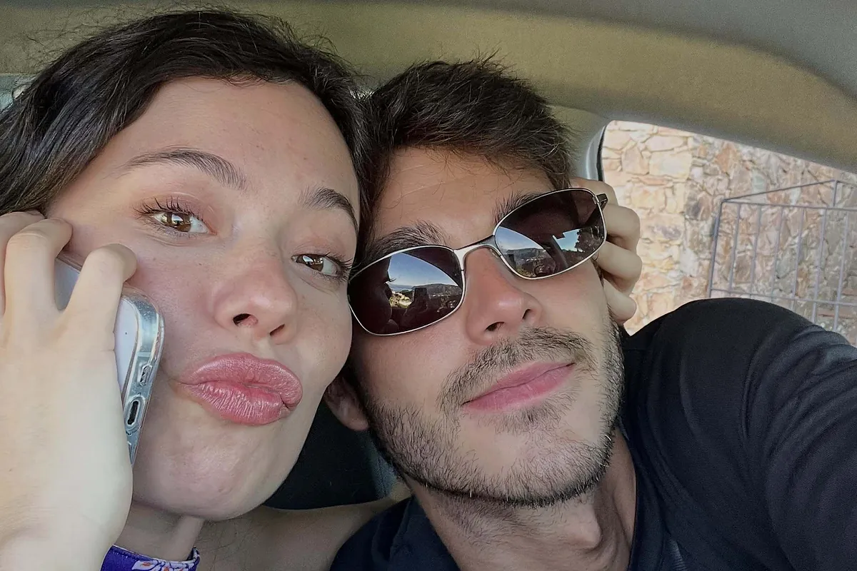 Álvaro Mel, de encerrarse en su habitación para hacerse 200 fotos a conquistar a Anna Castillo: así ha sido su envidiable verano