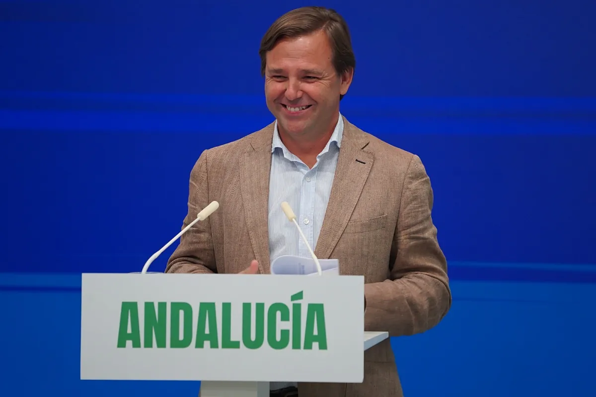 El PP, convencido de que habrá "entendimiento" con Vox para la investidura de Juanma Moreno y anuncia que se sentarán esta semana