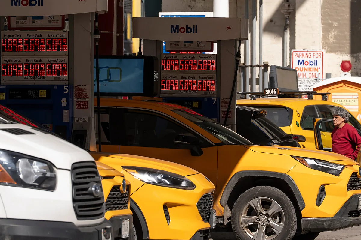 El mercado ya no escucha a Donald Trump: el petróleo se encarece un 40% y las bolsas se desploman un 7% en el 13º día de guerra en Oriente Próximo