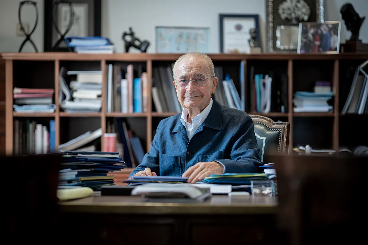 Francisco de la Torre, alcalde de Málaga: "No me imagino la vida sin agenda, echaría muchísimo de menos trabajar"