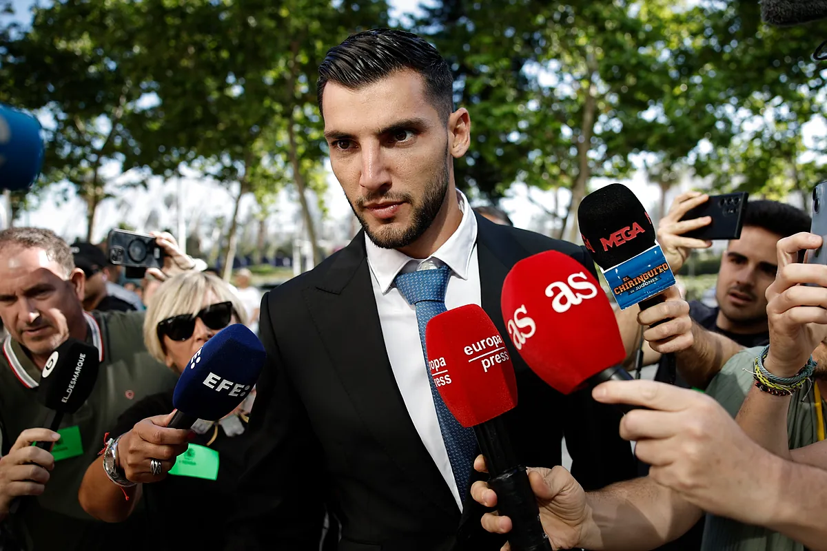 La Justicia autoriza a Rafa Mir a fichar por el Aris de Salónica tras ser condenado a ocho años y medio de prisión por agresión sexual