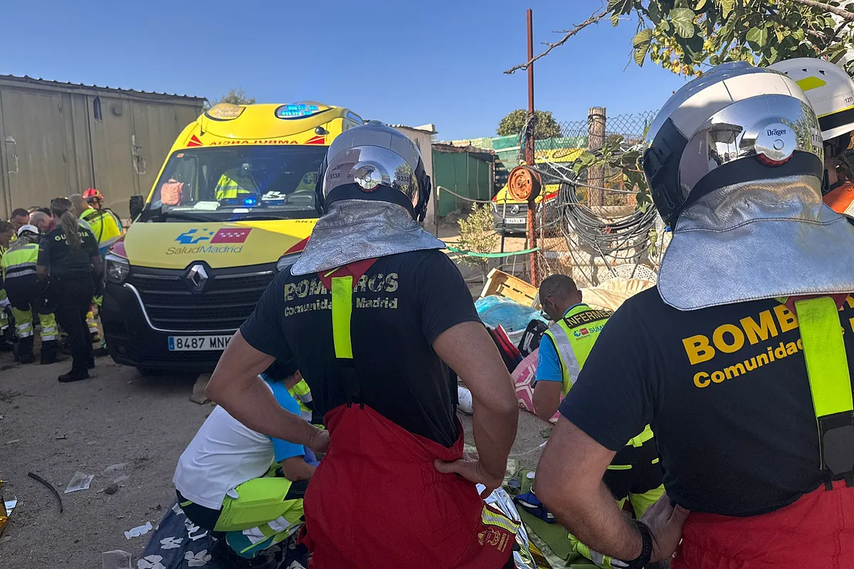 Dos trabajadores, graves por inhalación de monóxido de carbono en una finca de Navalcarnero»