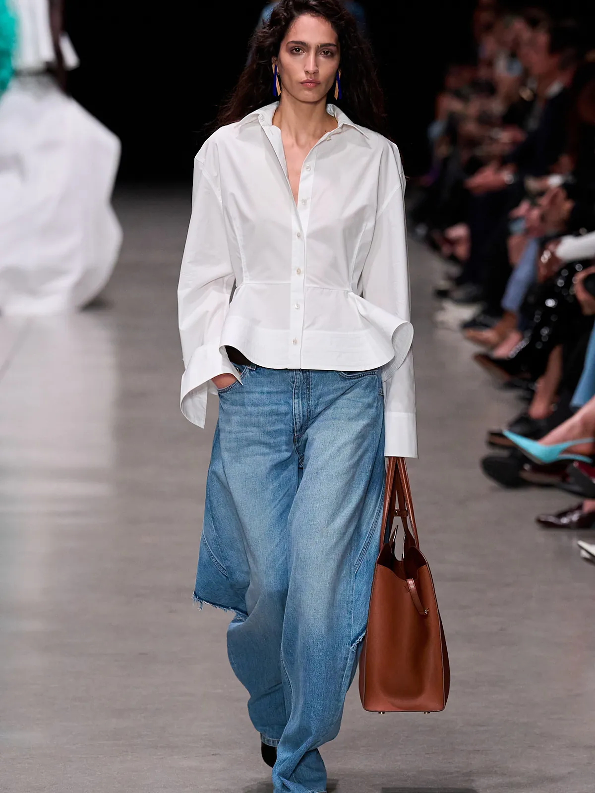 El vaquero que purifica el aire, de tecnología española, ya está en las tiendas de Stella McCartney