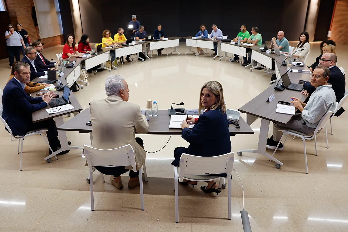 Educación deja fuera de la propuesta al profesorado la revisión de salarial y la huelga indefinida sigue en pie
