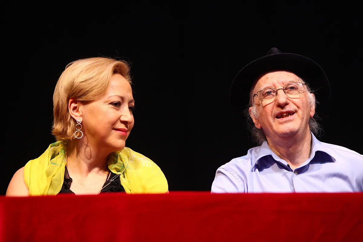 El lado más personal y mágico de Juan Tamariz: su primera mujer, su esposa Consuelo, sus cuatro hijos y sus nietos