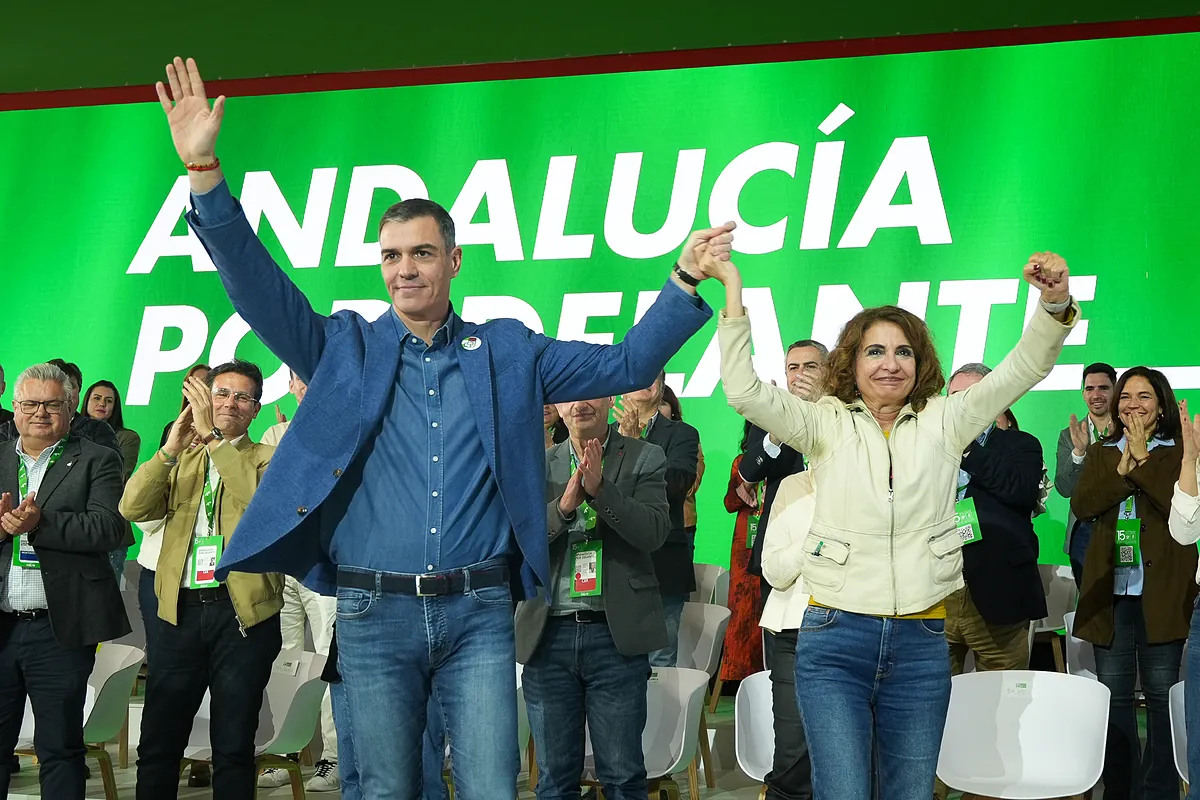 Montero cumple un año al frente del PSOE-A con el estigma de las cesiones a Cataluña y las encuestas en contra