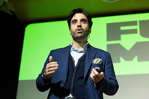 Romper lo establecido: "Somos la generaci�n m�s formada, pero seguimos siendo la rata en la rueda. Toca ser ping�inos"