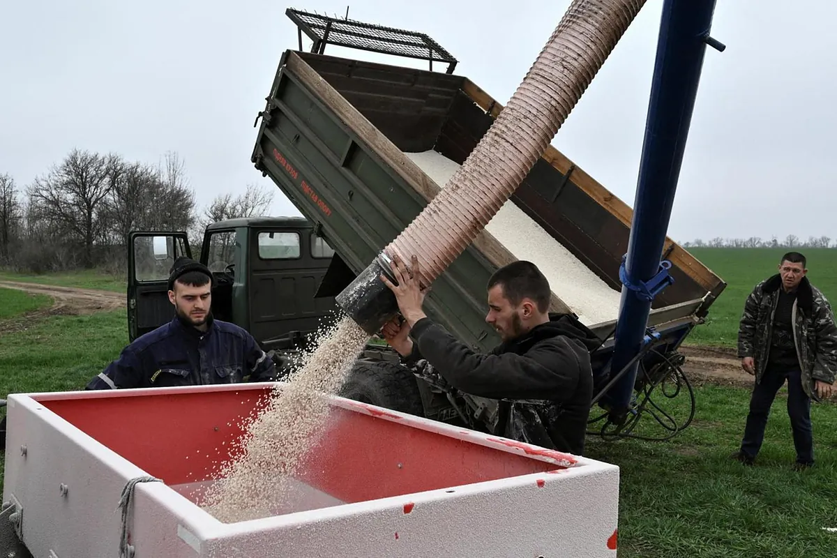 Desde la compra de Israel del cereal robado de Ucrania a Rusia (el gran aliado de Irán ) a la dependencia europea del petroleo árabe... después de tanta transición verde