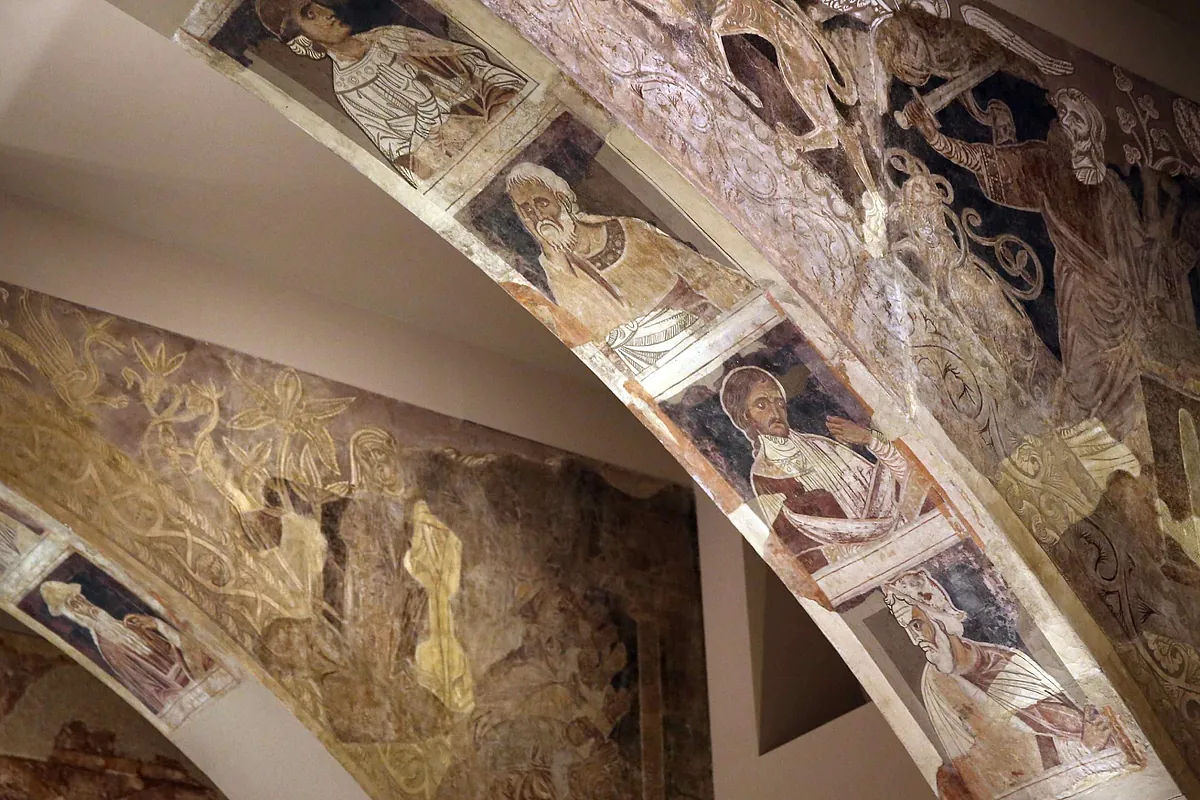 Último intento del MNAC en la pugna por las obras de Sijena: acusa a la juez de vulnerar la Constitución e insiste en que no tiene capacidad técnica para devolverlas