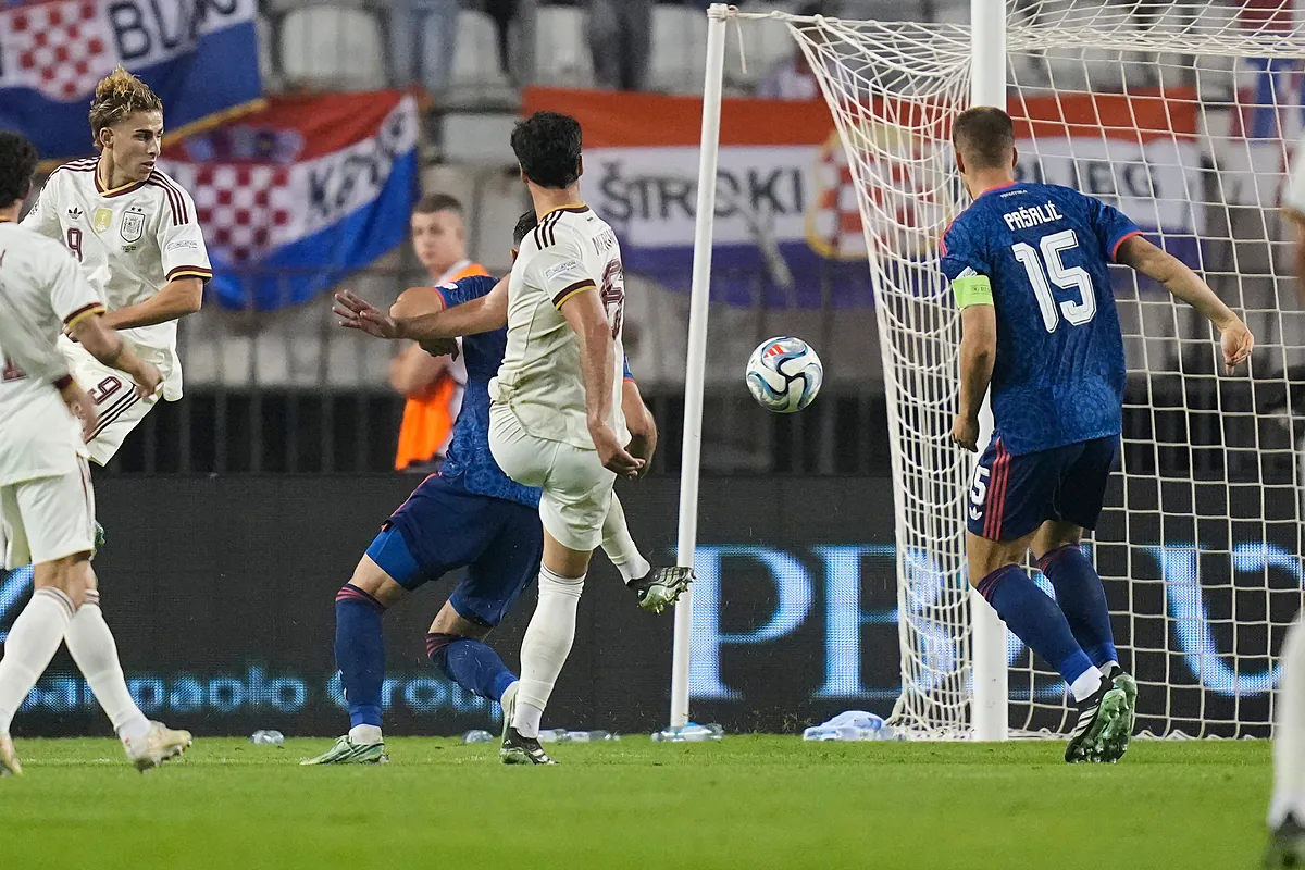 Mikel Merino brilla en la victoria de España ante Croacia