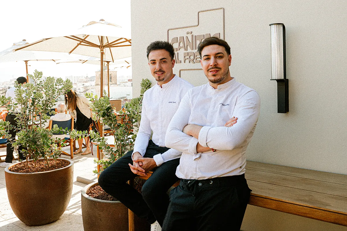 El verano de Javier Sanz de OBA y Cebo (con sendas estrellas Michelin): baños en Formentera y en el río Júcar, tomates con sal y una oda al chiringuito Jondal de Rafa Zafra