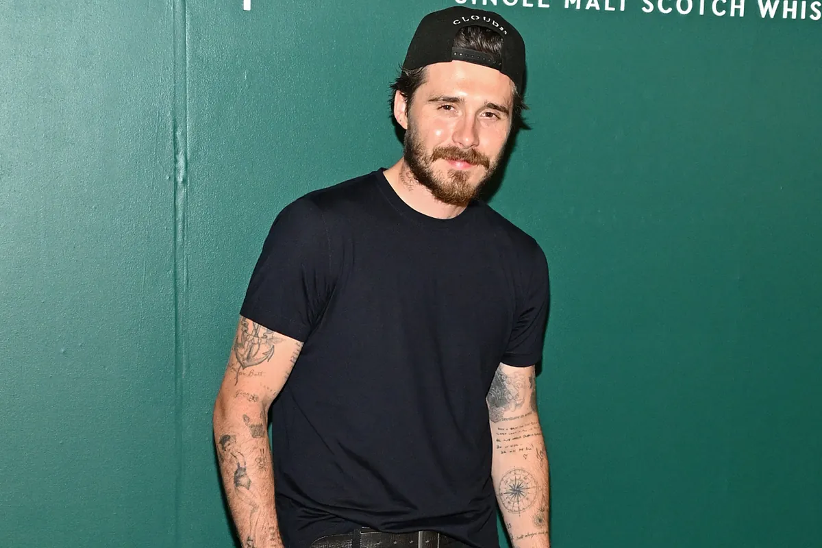 Brooklyn Beckham acusa a sus padres de utilizar a Harper para una foto pactada: "Fue orquestado"