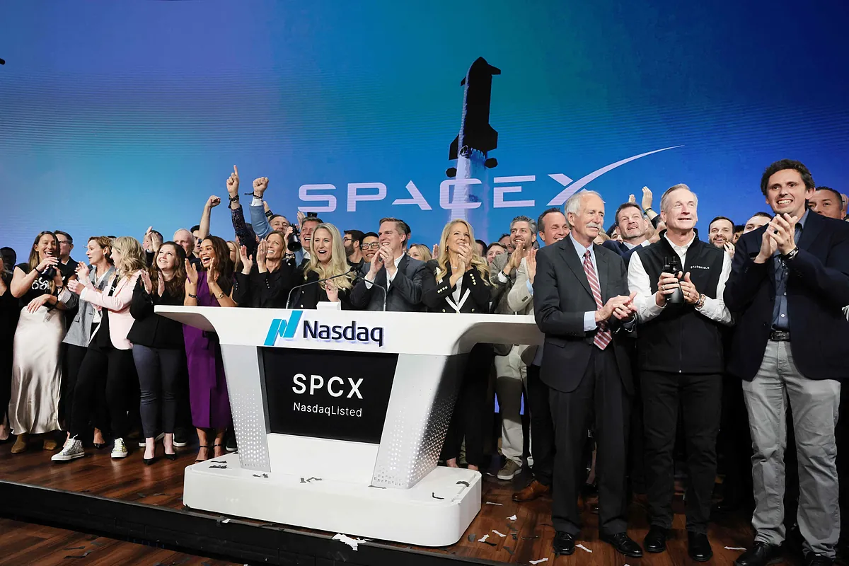 SpaceX hisseleri 150 dolardan işlem görmeye başladı ve Musk'ı tarihin ilk trilyoneri yaptı