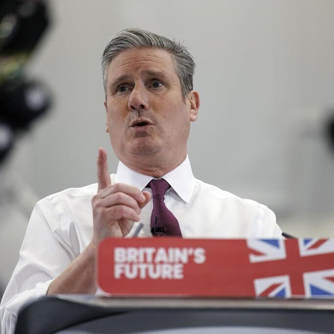 Keir Starmer bajo renovada presión por el caso Mandelson y la relación del ex ministro con Epstein