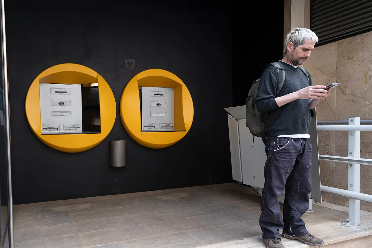 Las familias ahorran más que nunca en España con 1,07 billones de euros 'aparcados' en la cuenta del banco sin remunerar