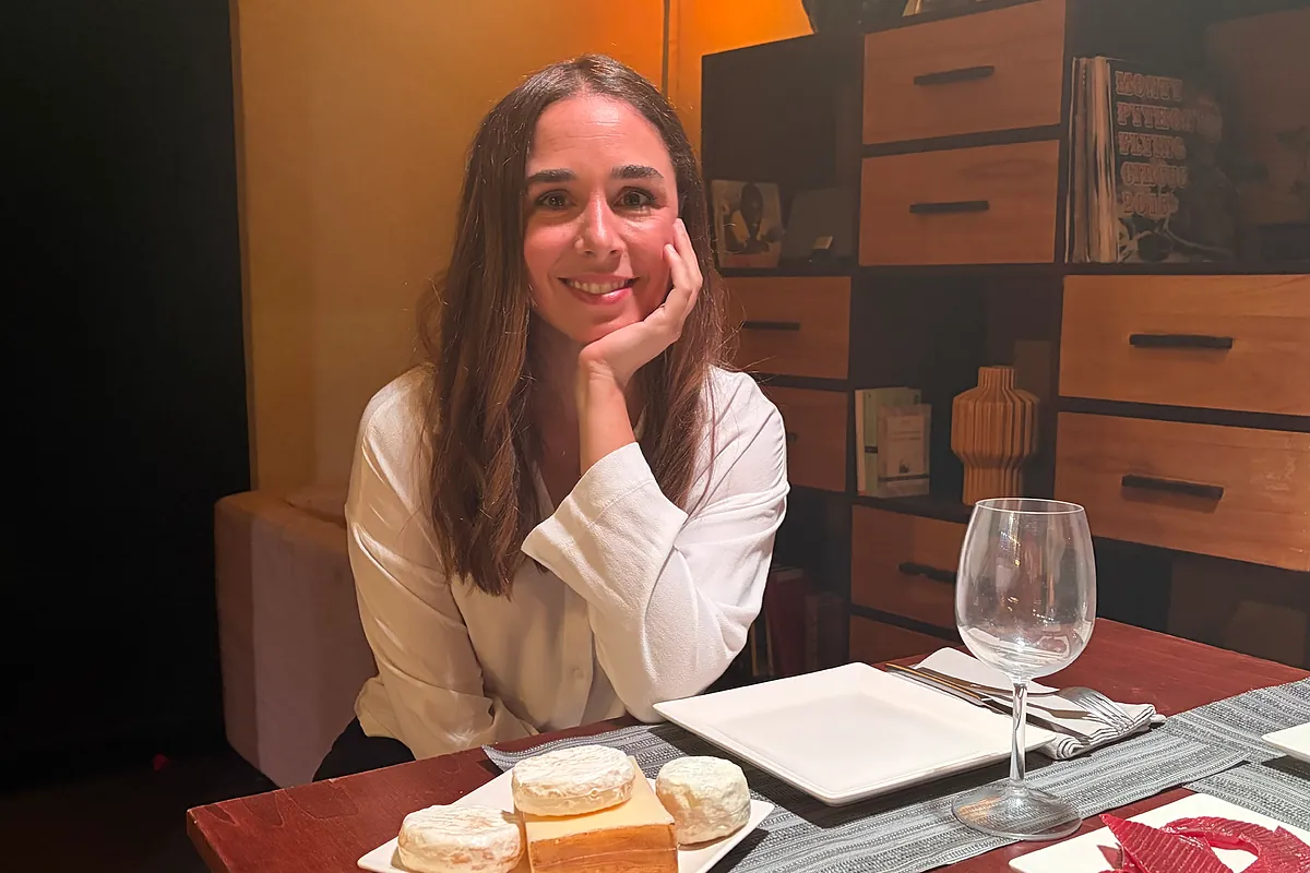 Candela Serrat: "Con el paso del tiempo ellos se convierten en maduritos y nosotras en viejas"