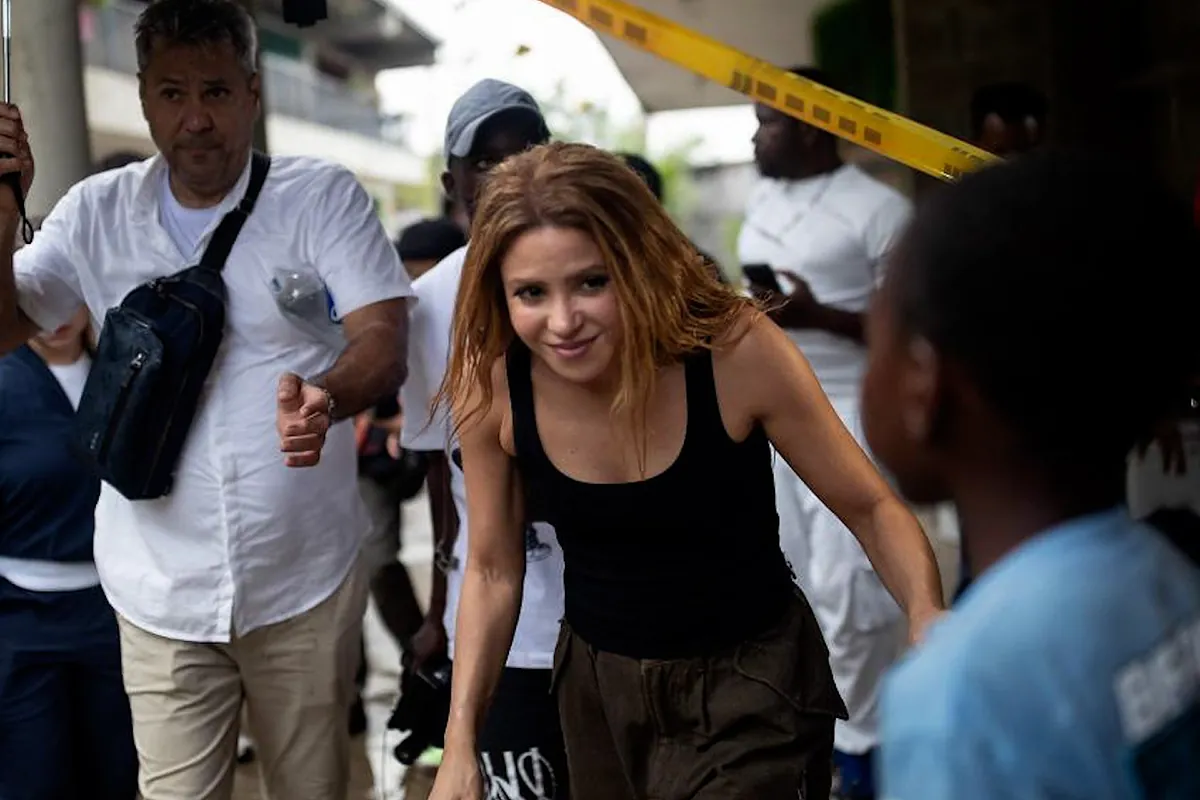 Shakira visita Quibdó tras el terremoto de Colombia y anuncia que reconstruirá 10 escuelas y la universidad