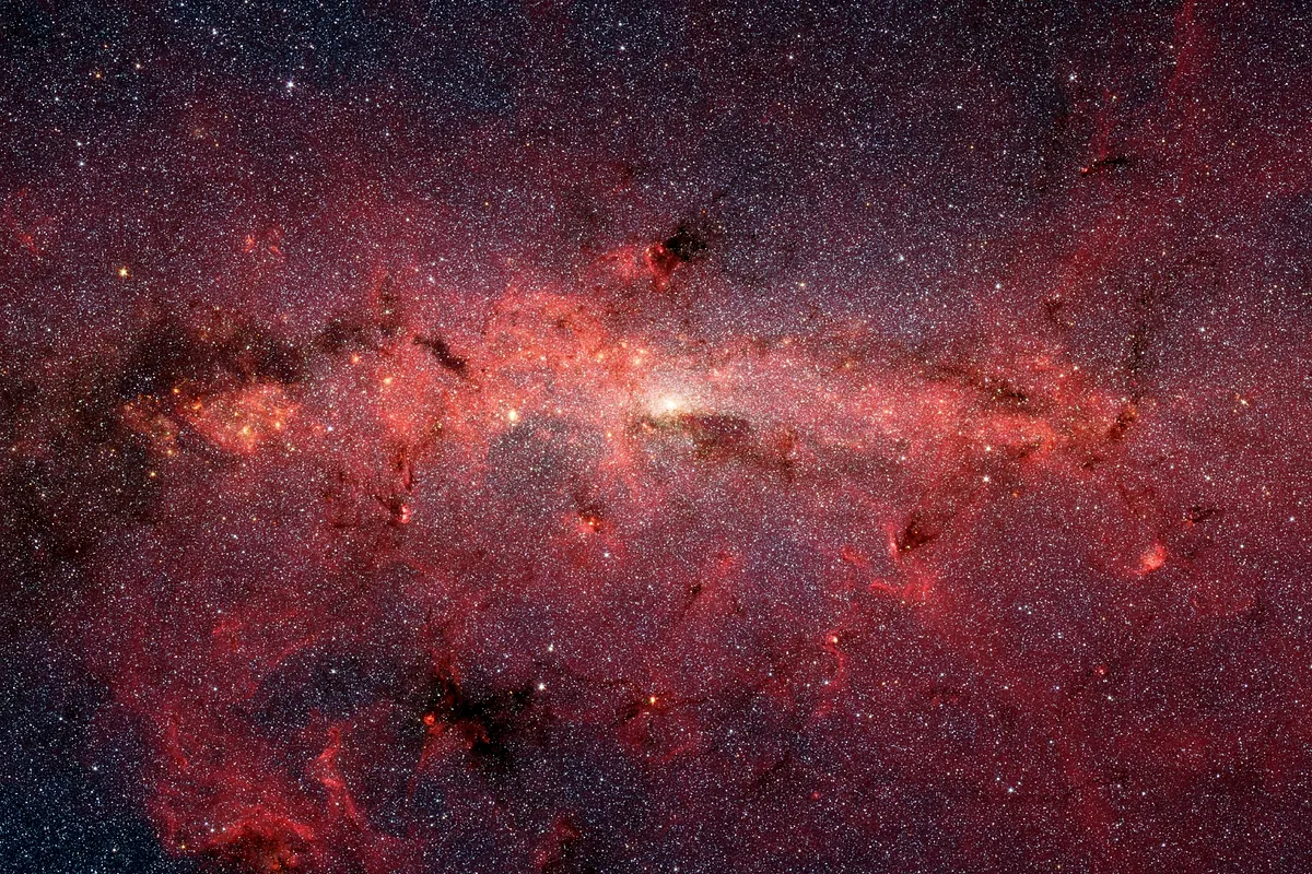 Una Vía Láctea dulce: hallan flotando en el espacio un azúcar de las frambuesas y autobronceadores