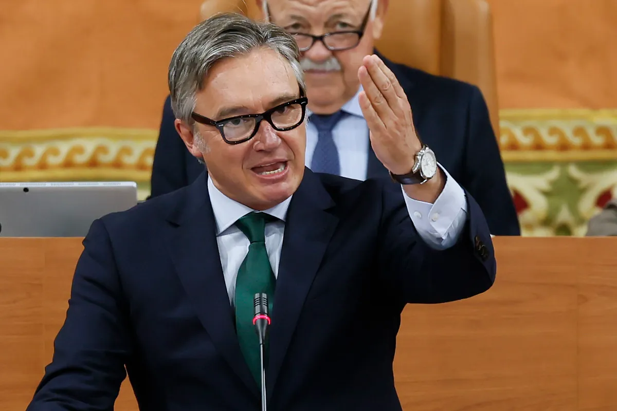 Vox se instala en una posición de máximos y frena la investidura de Juanma Moreno pese al riesgo de repetición electoral